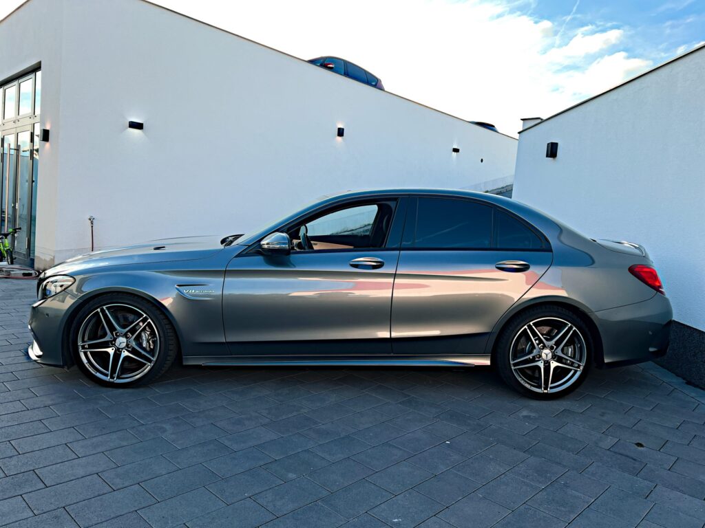 Mercedes-Benz C63 AMG