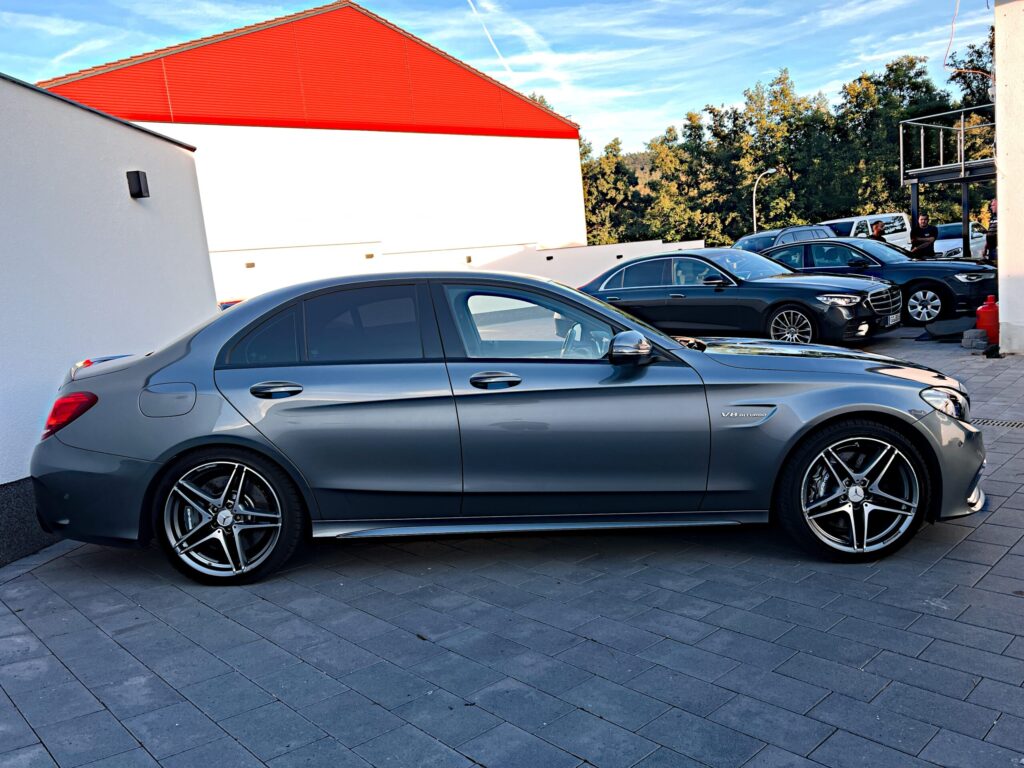 Mercedes-Benz C63 AMG