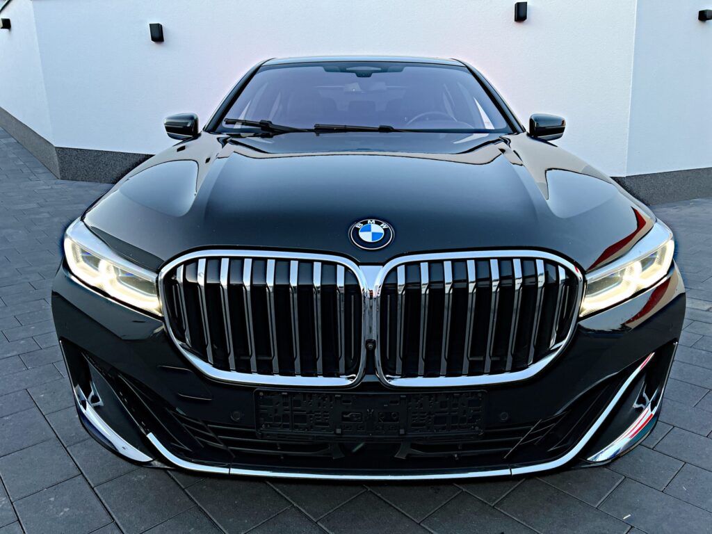 BMW 750i xDrive Lang