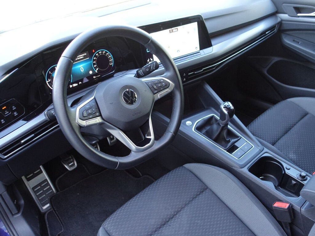 Volkswagen Golf 8 2.0 TDI Active *Navi*