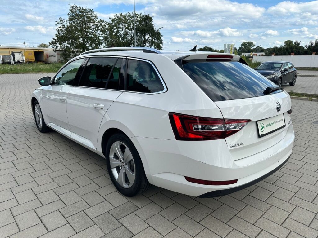 Skoda Superb Combi Style 2.0 DSG *LED*Koža*Kamer*Navi*