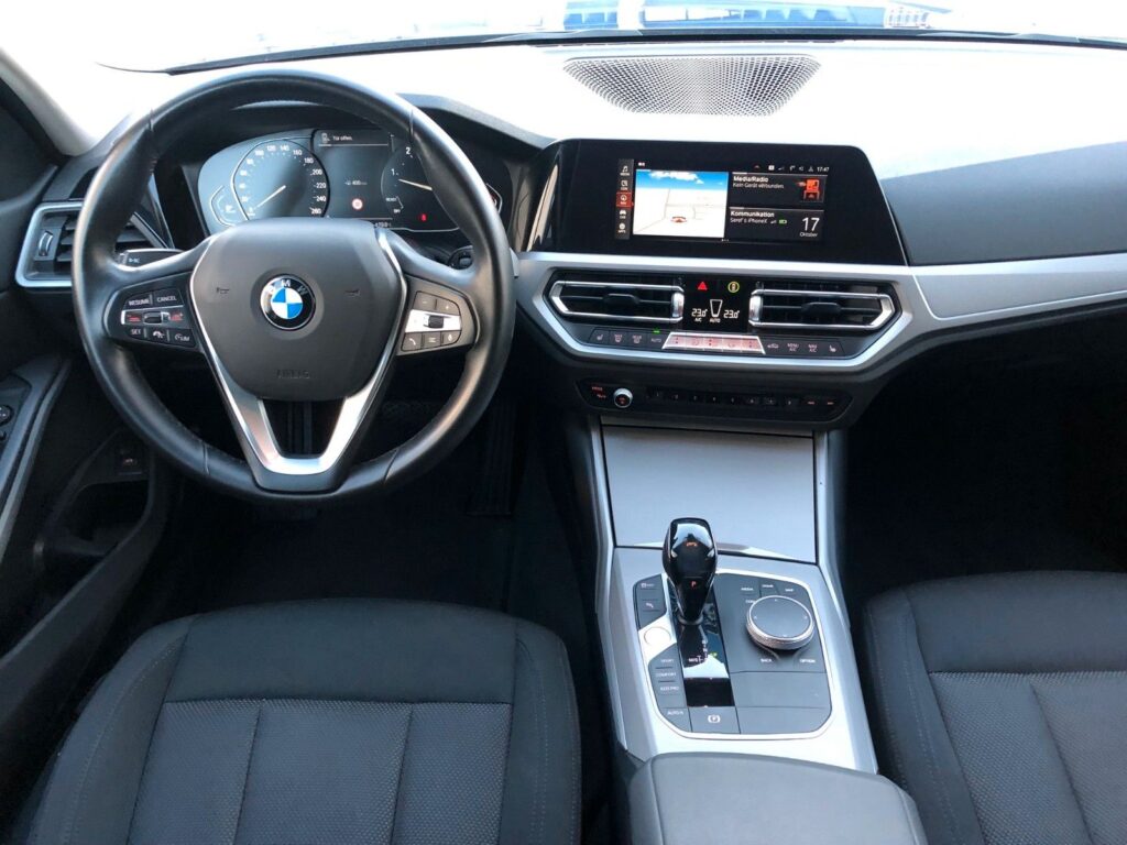 BMW 320d Touring Advantage *LED*Digital Cocpit*