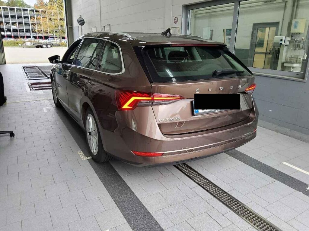 Skoda Octavia Combi 2.0 TDI *LED*Memorija*