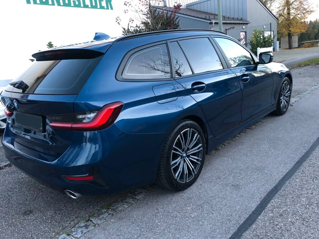 BMW 320d Touring Advantage *LED*Digital Cocpit*