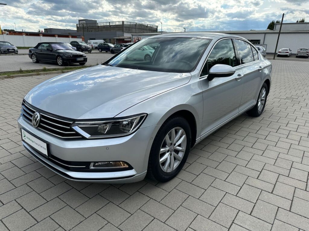 Volkswagen Passat Lim. 2.0 DSG Comfortline