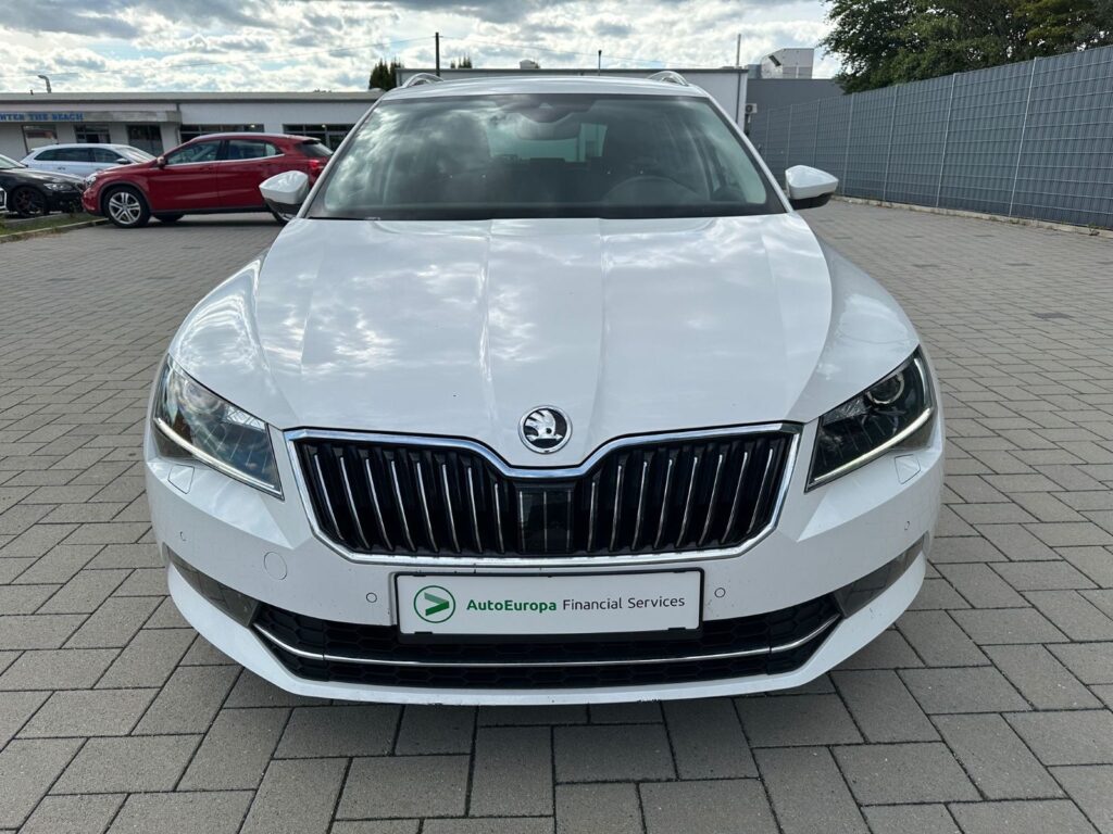 Skoda Superb Combi Style 2.0 DSG *LED*Koža*Kamer*Navi*