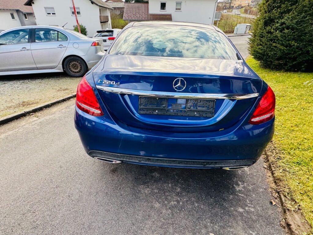 Mercedes-Benz C220d BlueTec AMG Paket *Šiber*