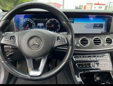 Mercedes-Benz E 220 D AMG Line