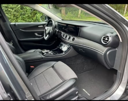 Mercedes-Benz E 220 D AMG Line