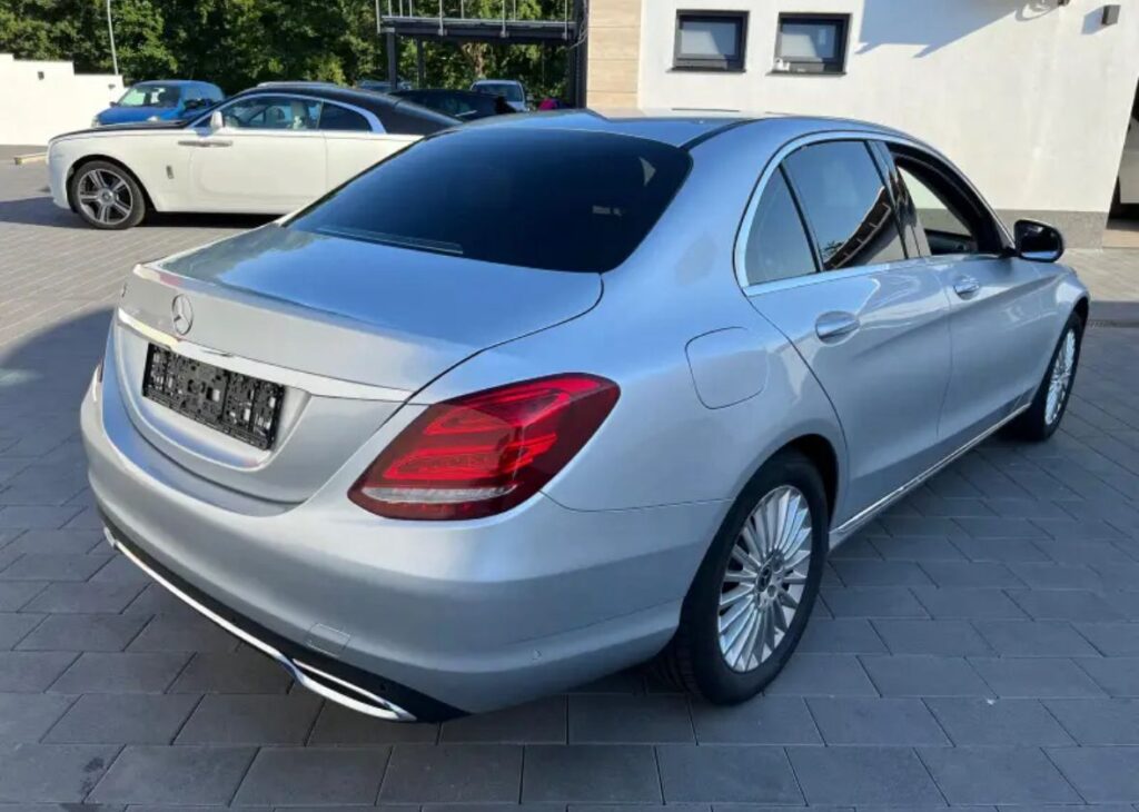 Mercedes Benz C180