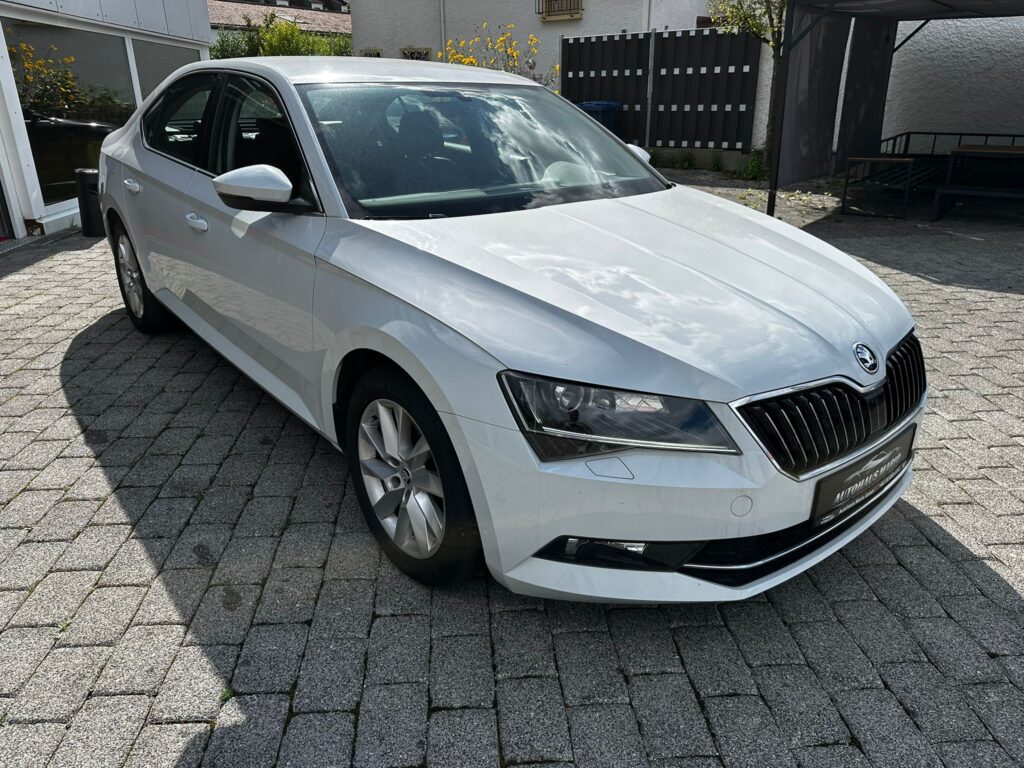 Skoda Superb DSG *Navi*