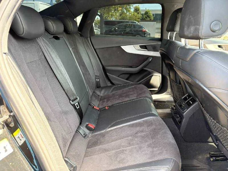Audi A4 2.0TDI 3x S-line