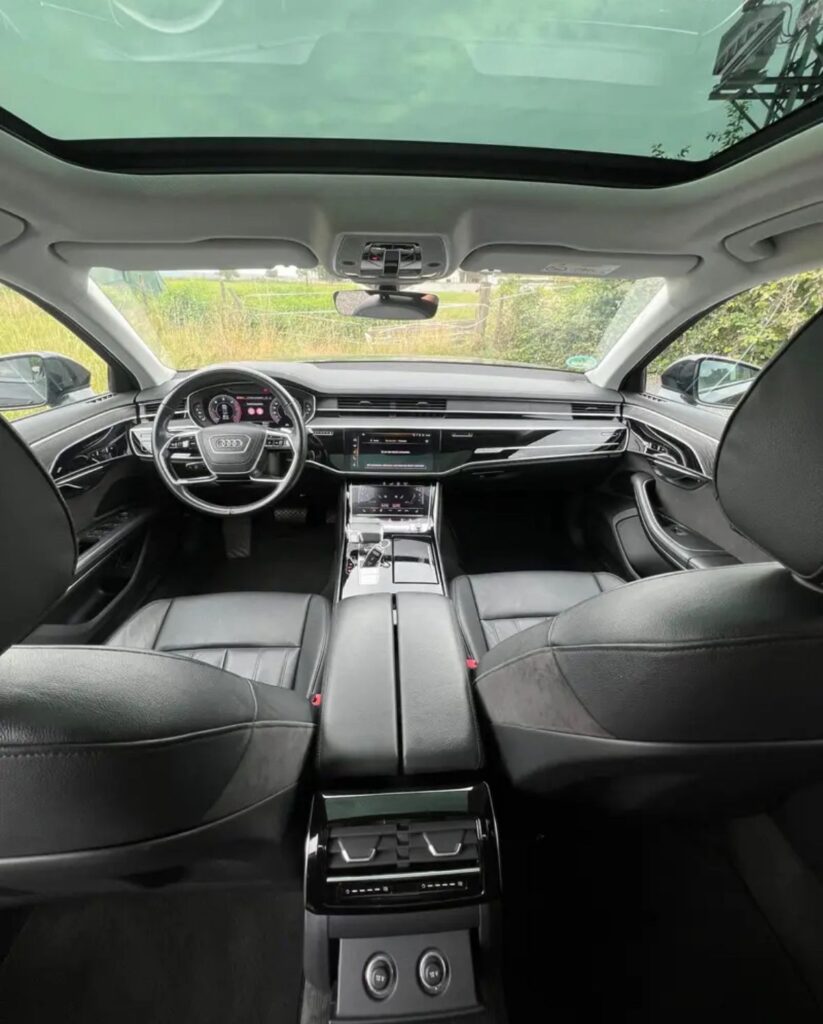 Audi A8 50 TDI Quattro HUD*DAB*STHZ*BLACK*PANO
