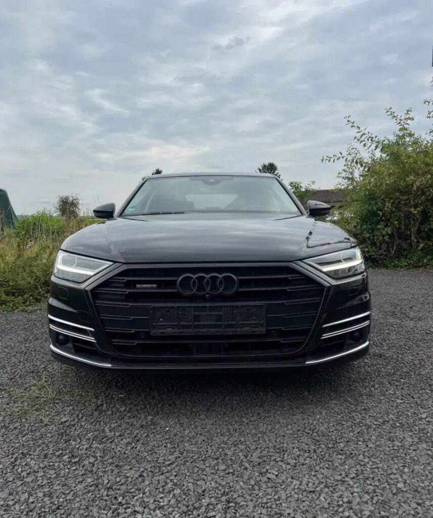 Audi A8 50 TDI Quattro HUD*DAB*STHZ*BLACK*PANO