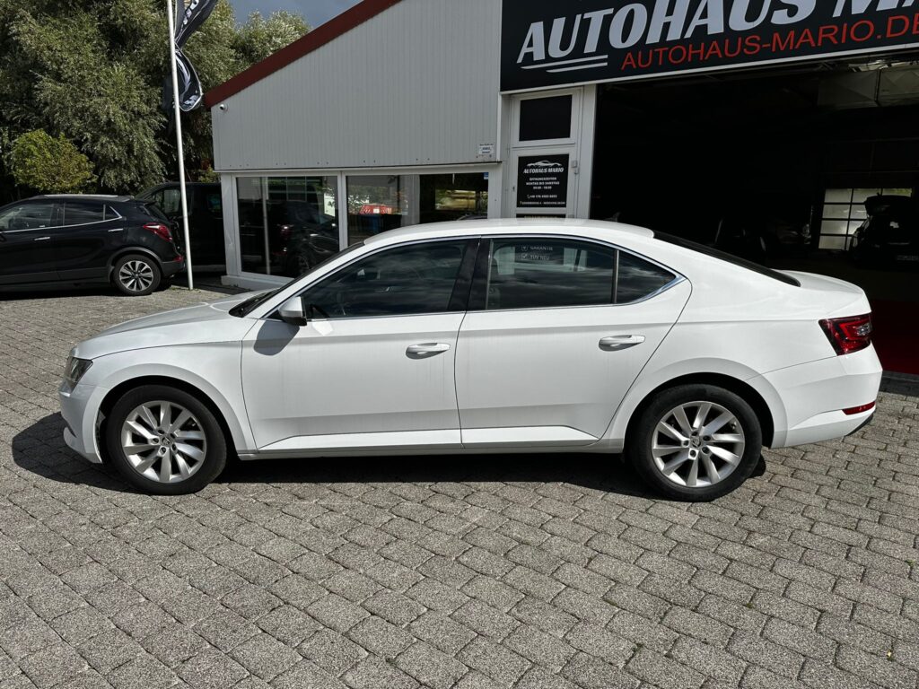 Skoda Superb DSG *Navi*
