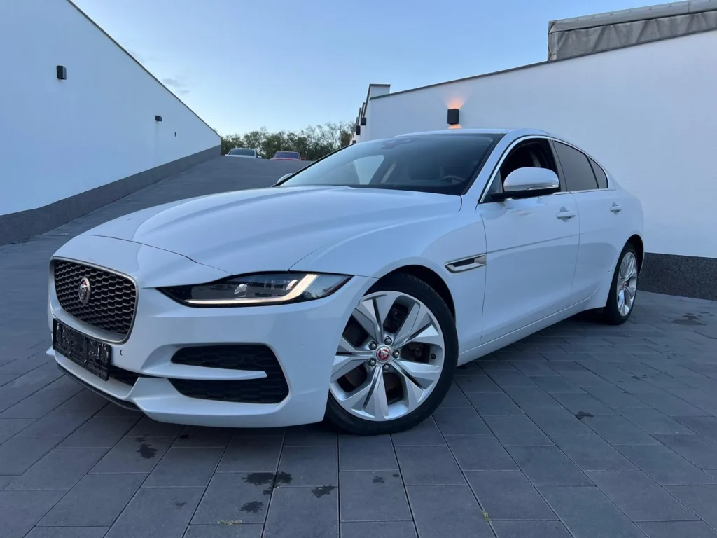 Jaguar XE