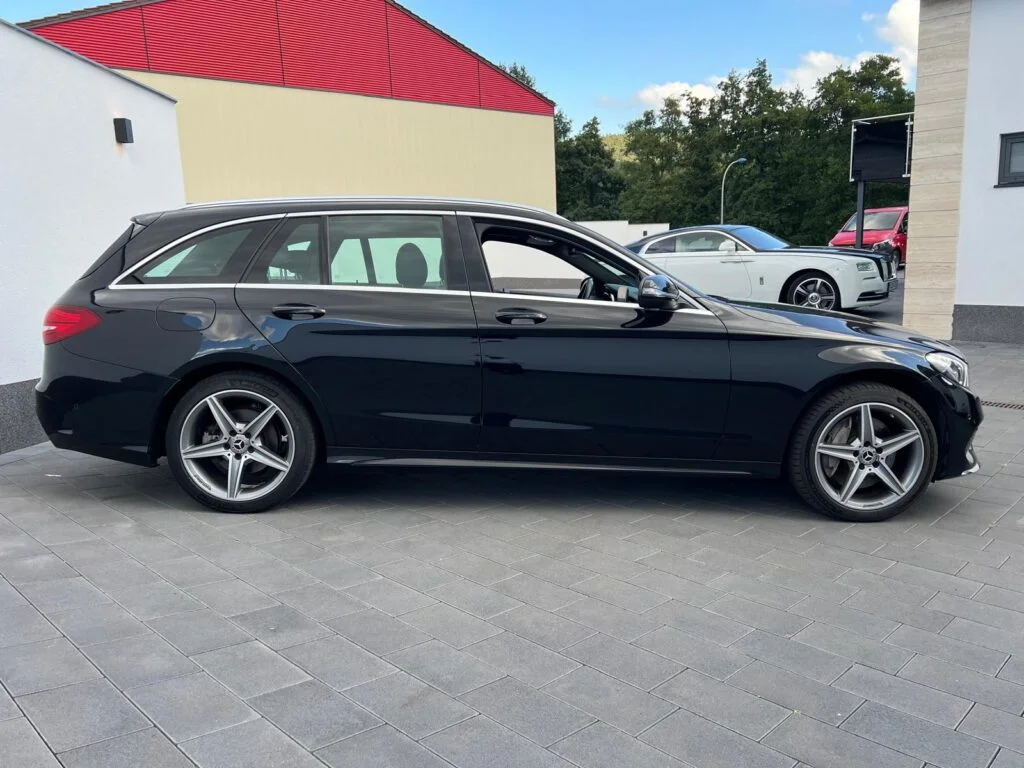 Mercedes-Benz C400