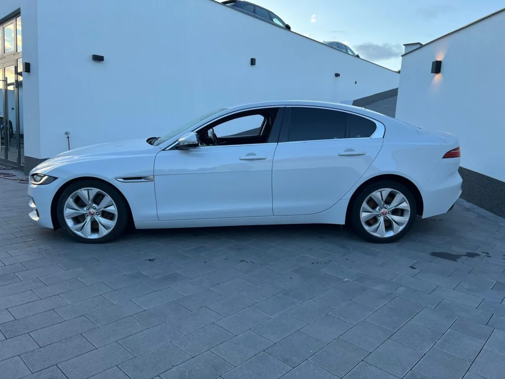 Jaguar XE