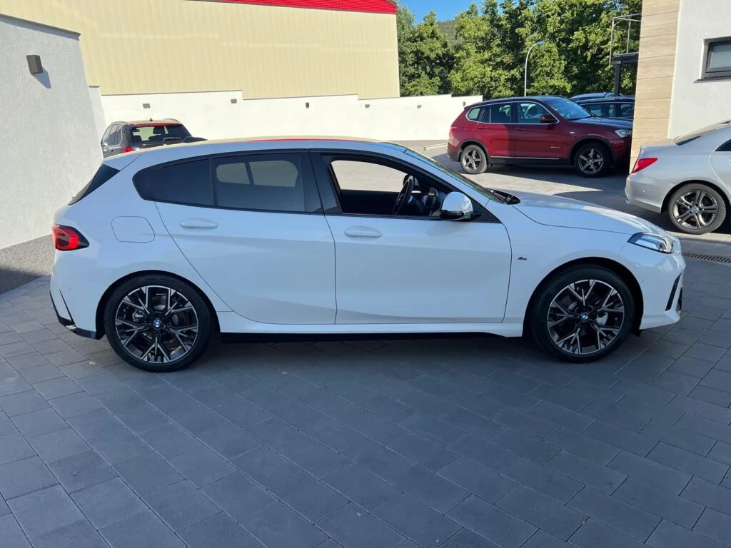 BMW 120i *M Paket*Digital Cockpit* NOVO
