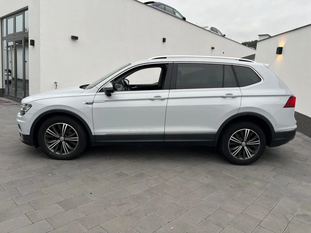 Volkswagen Tiguan 2.0TDI *R-line*7 sjedala*Digital Cockpit*