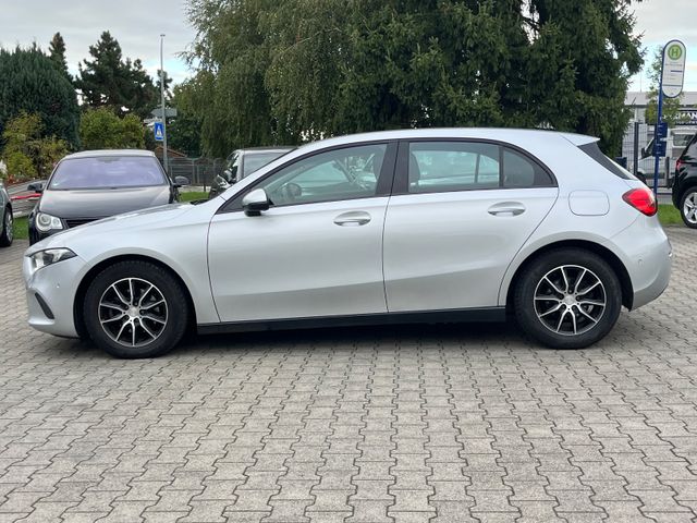 Mercedes-Benz A 180 *Navi*Business Paket*