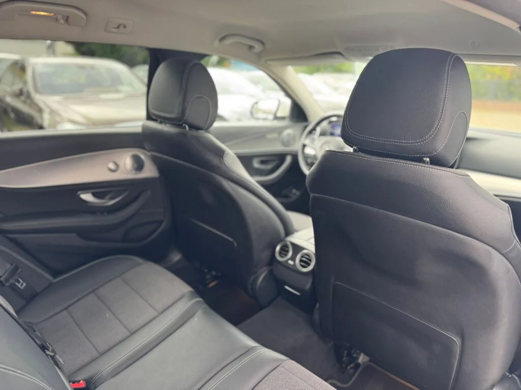 Mercedes-Benz E 220d *Digital Cockpit*