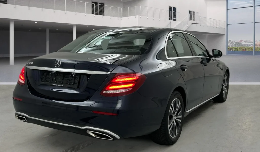 Mercedes Benz E300 *Digital Cockpit*