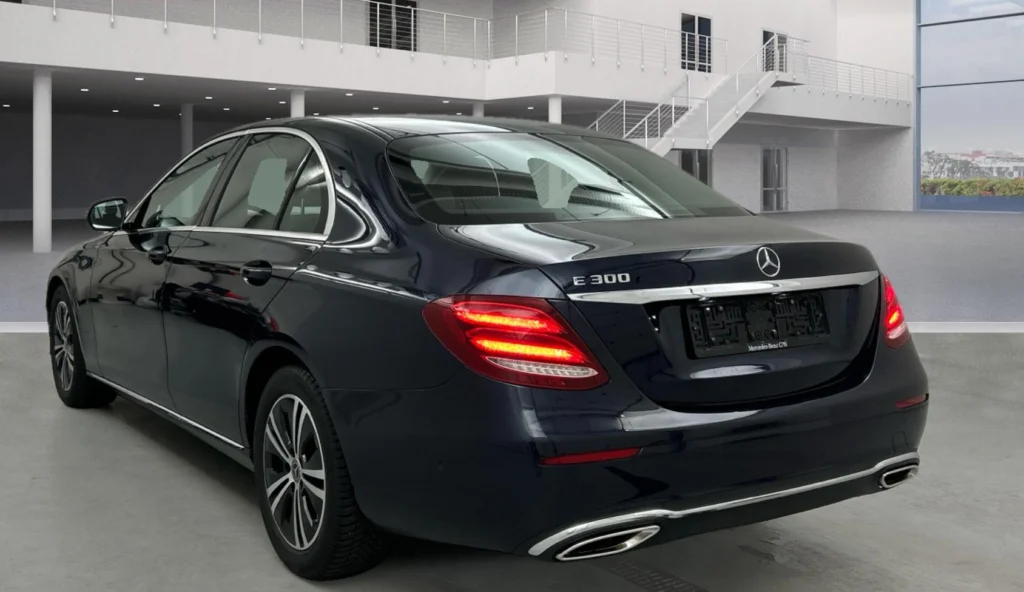 Mercedes Benz E300 *Digital Cockpit*