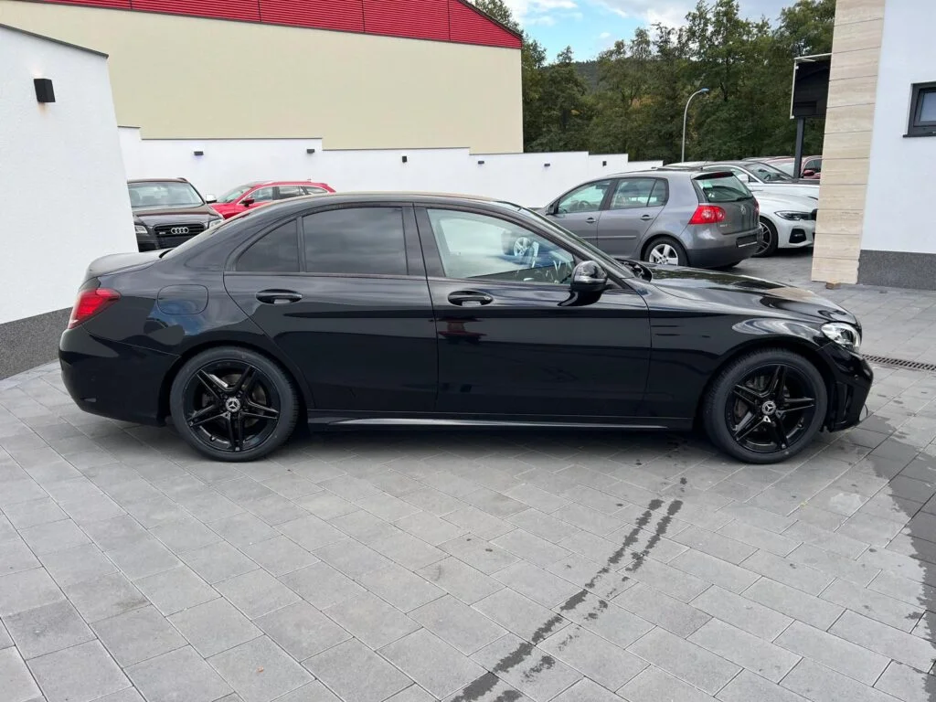 Mercedes-Benz C 180 9G-Tronic