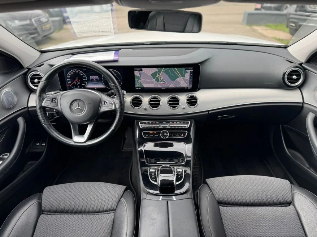 Mercedes-Benz E 220d *Digital Cockpit*