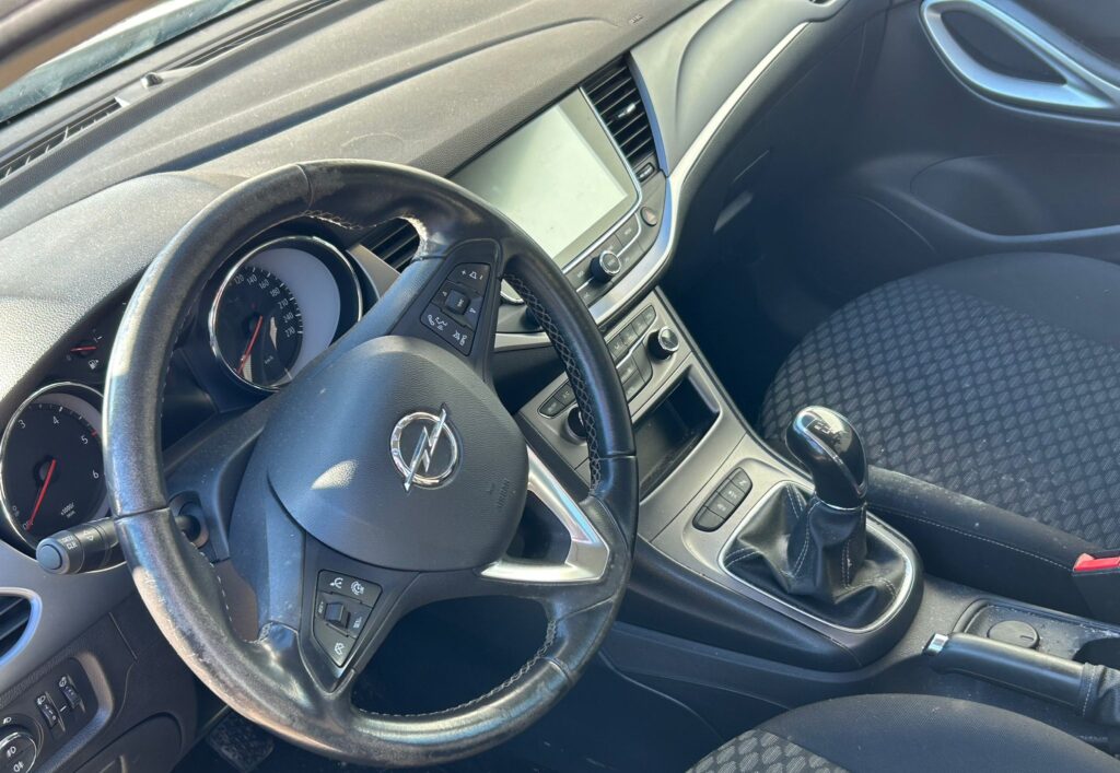 Opel Astra Sports Tourer *CarPlay*