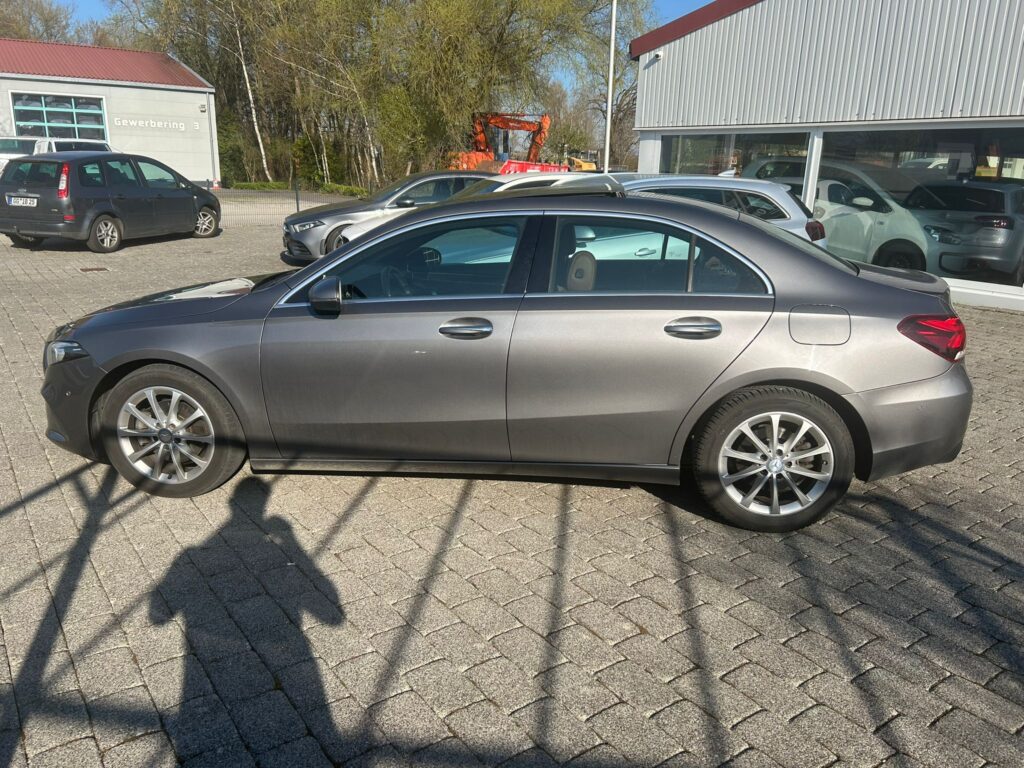 Mercedes A200 *Digital Cockpit*Panorama*F1*