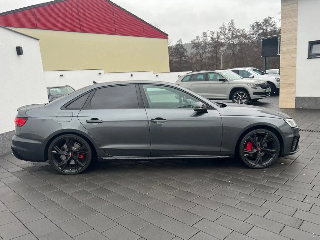 Audi A4 S line *Quattro*Digital Cockpit*