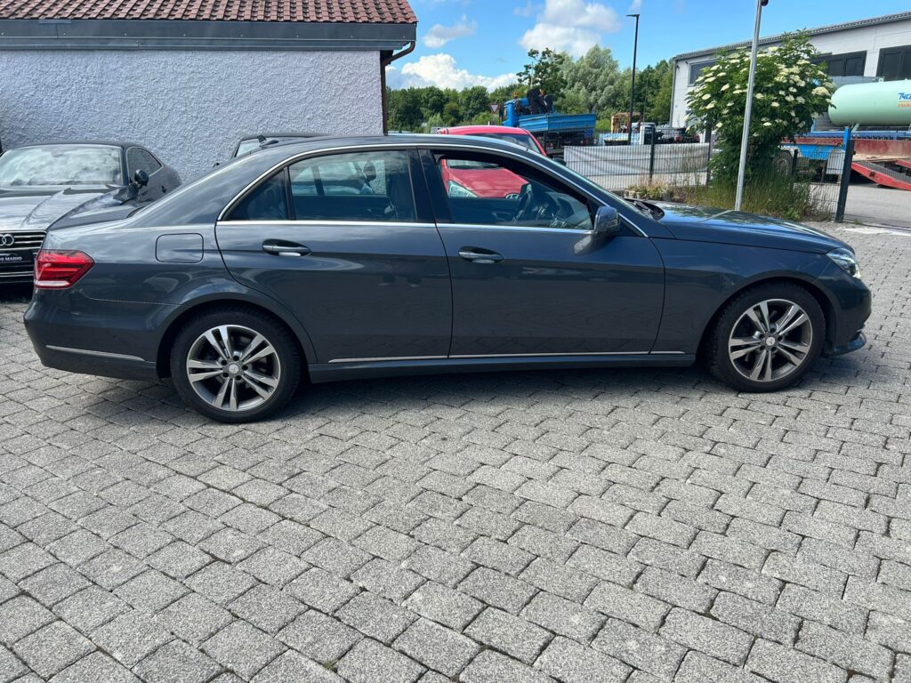 Mercedes E300