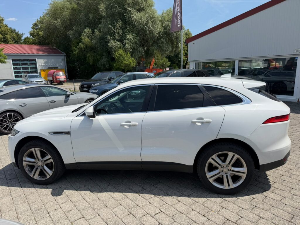 Jaguar F-Pace *Digital Cockpit*