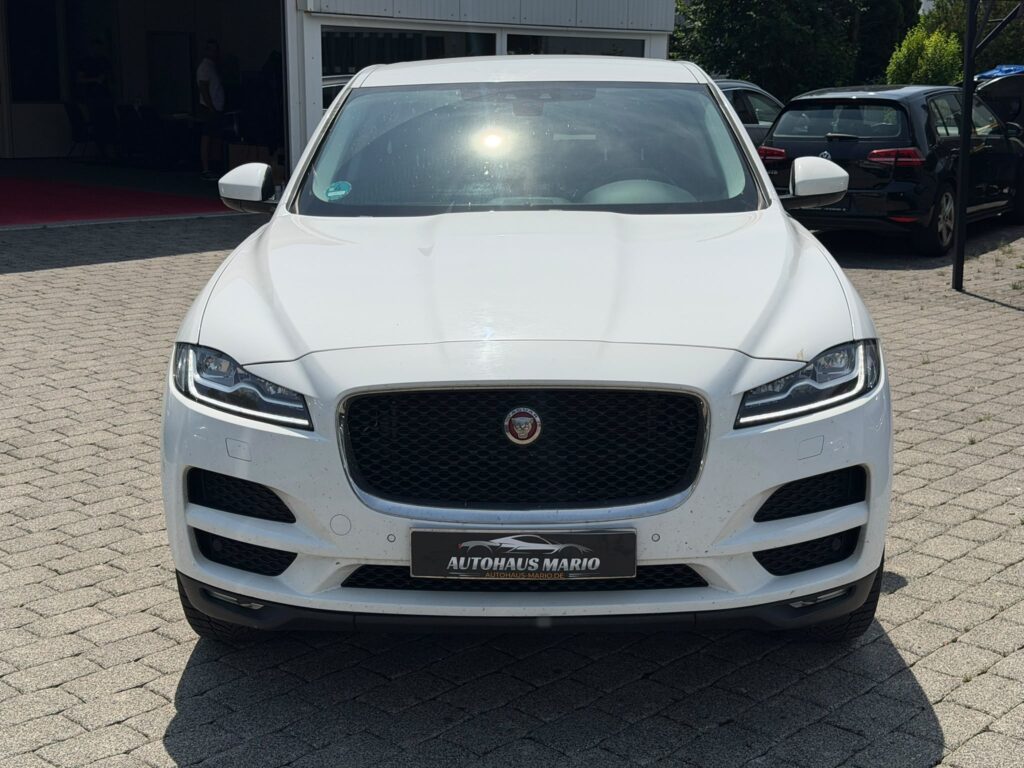 Jaguar F-Pace *Digital Cockpit*
