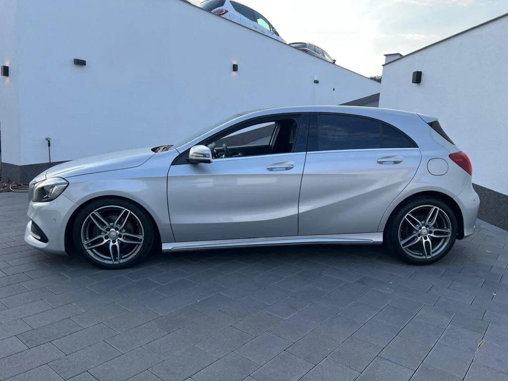 Mercedes-Benz A 180 *AMG Paket*