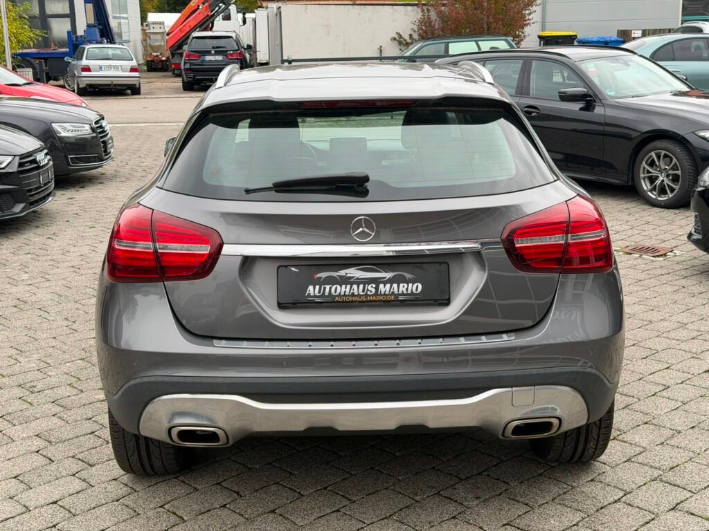 Mercedes-Benz GLA 180 *Kamera*