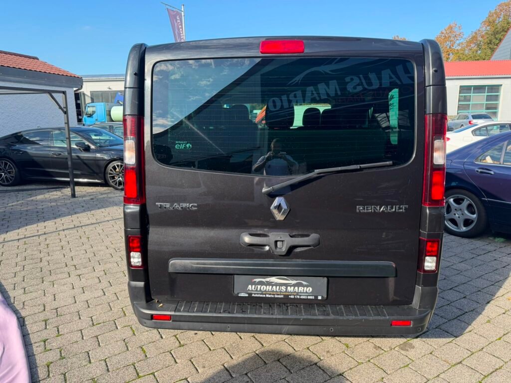 Renault Trafic *7+1 Sjedala *
